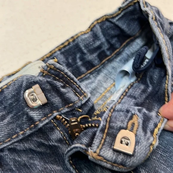 Levi’s 505 Regular fit Boys Adjustable Waist Jeans - Picture 2 of 5